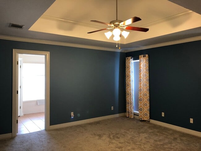 Building Photo - 6000 Zachary Cir