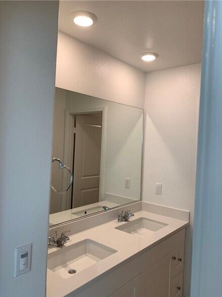 Building Photo - 1646 Gold Medal Ln