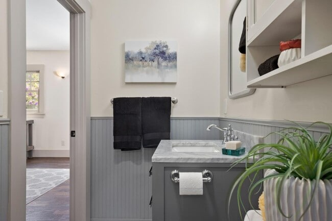 Building Photo - 114 Fairbanks St