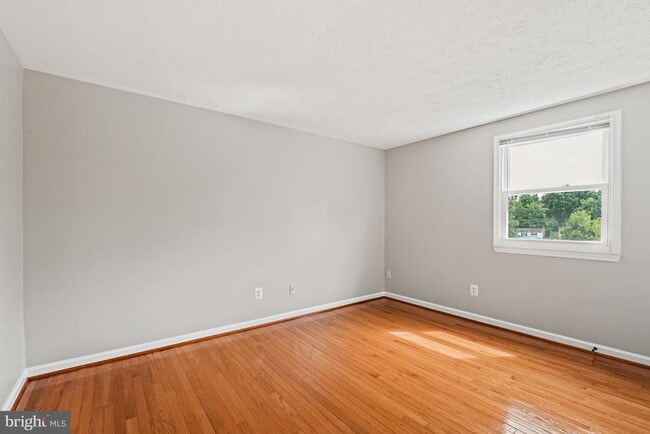Building Photo - 9409 Mirror Pond Dr