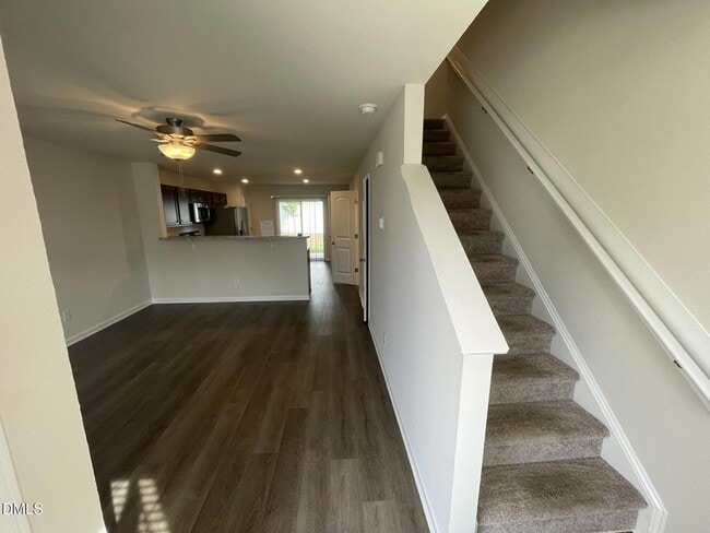 Building Photo - 1080 Peony Ln