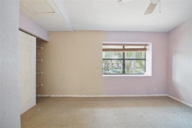 Building Photo - 4322 Carambola Cir N