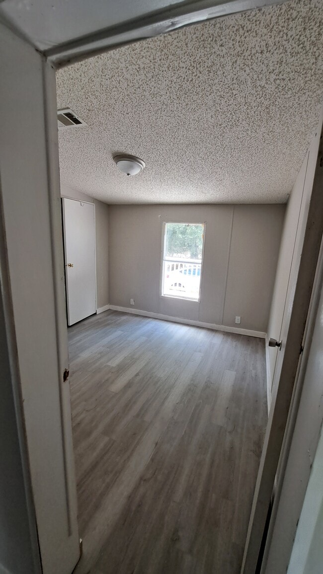 Building Photo - 40 Ginger Ln