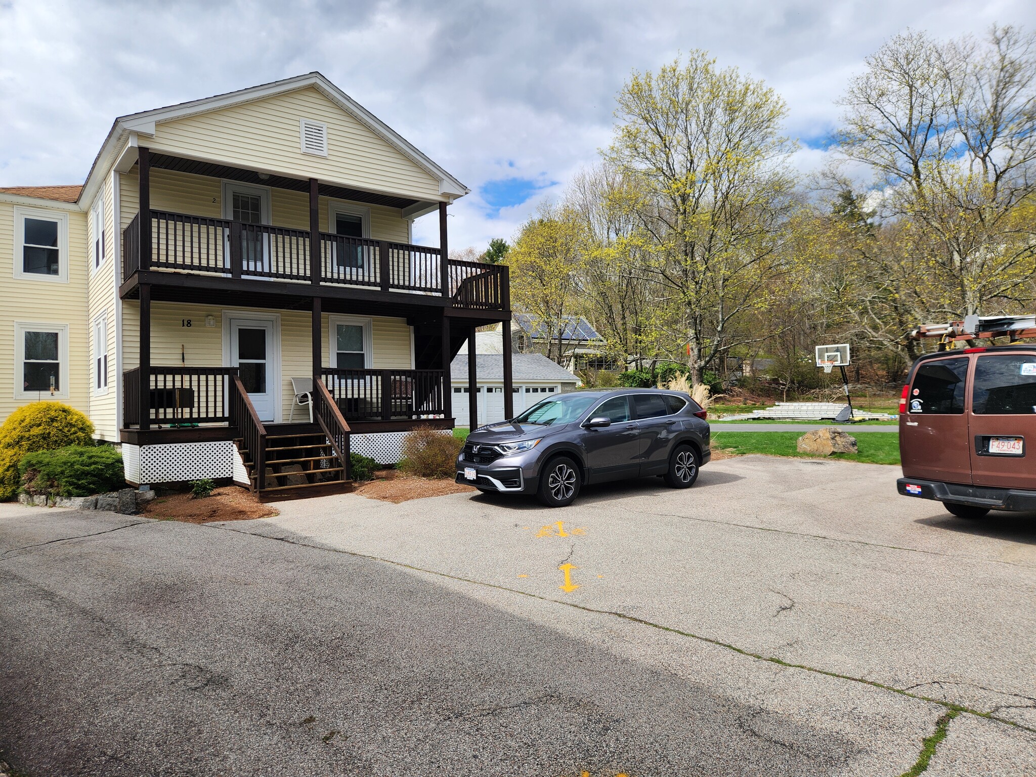 Building Photo - 18 Church St