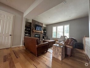 Building Photo - The best of Oakmont