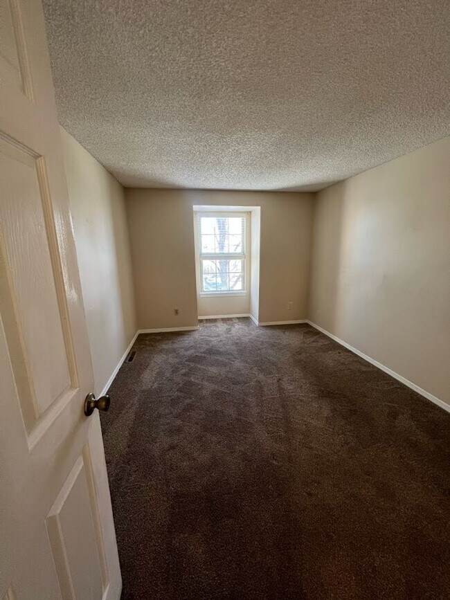 Building Photo - Long Realty & Property Management - Large ...