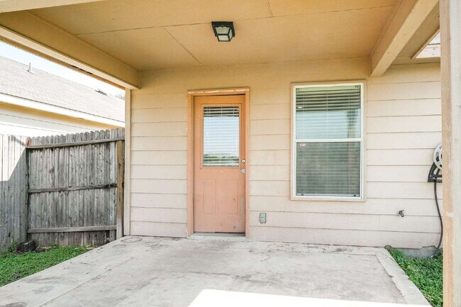 Building Photo - 11934 Dove Ranch