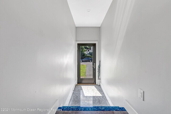 Building Photo - 410 Wells Ave