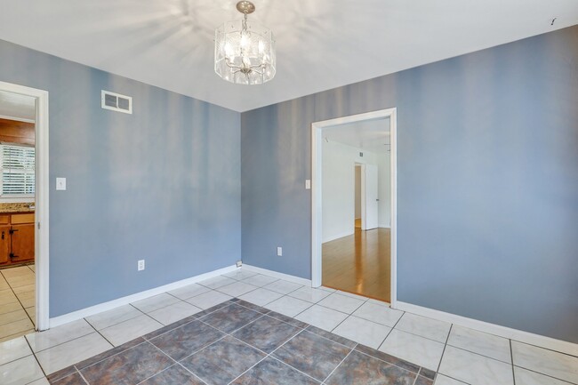 Building Photo - 12473 Northwood Rd