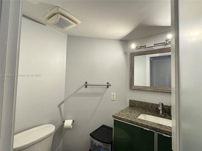 Building Photo - 9701 Fontainebleau Blvd
