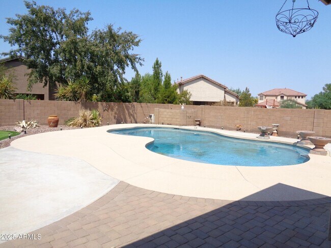 Building Photo - 43612 Sparks Ct