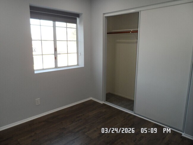 Building Photo - 3 Bedrooms, 2 Bathrooms, approx. 1112 sq. ft., 2 Car Garage, Solar Panels, Internet Included. Cos...