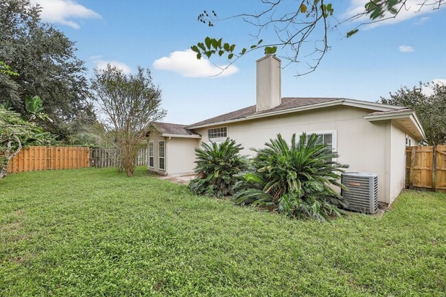 Building Photo - 12799 Glade Springs Dr S