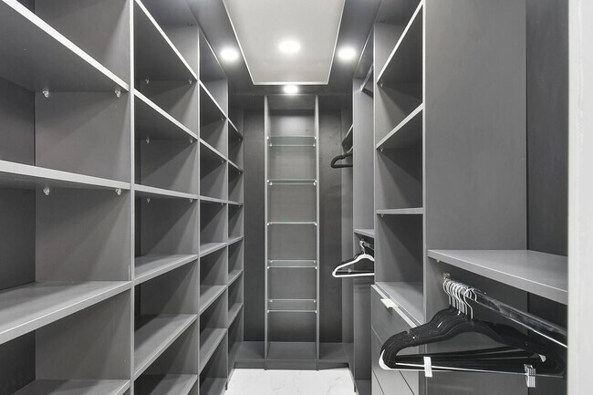 Building Photo - 12231 Areaca Dr
