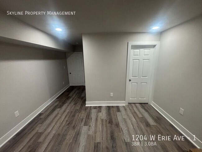 Building Photo - 1204 W Erie Ave