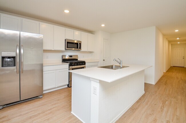 Building Photo - 27127 Breakaway Ln