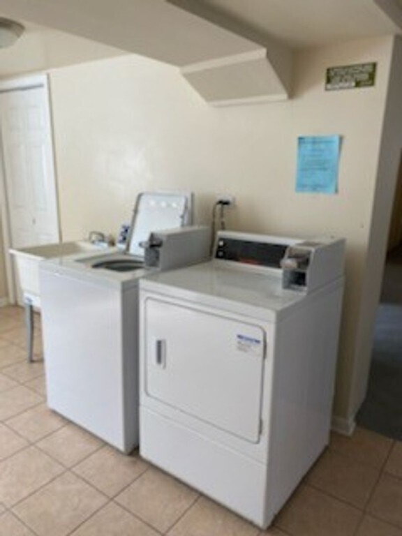 Building Photo - 2904 N Linder Ave