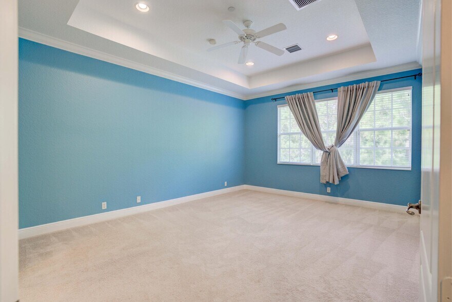 Building Photo - 5113 Artesa Way W