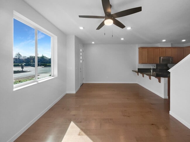 Building Photo - 3234 Bridgeway Dr