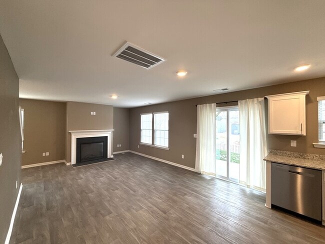 Building Photo - Two Story 4 Bedroom 2 1/2 Bath House -The Mills at Long Creek