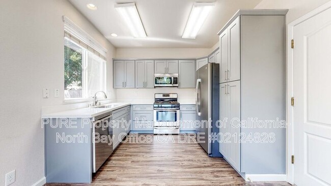 Building Photo - 5 Royal Gorge St