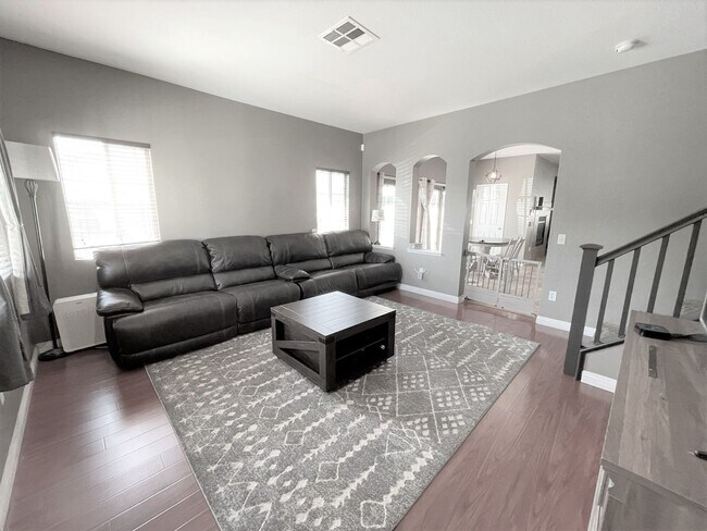 Building Photo - Desirable Old School Housing Community 3 bed x 2.5 Bath 2411 Sqft - Gated Community!!!
