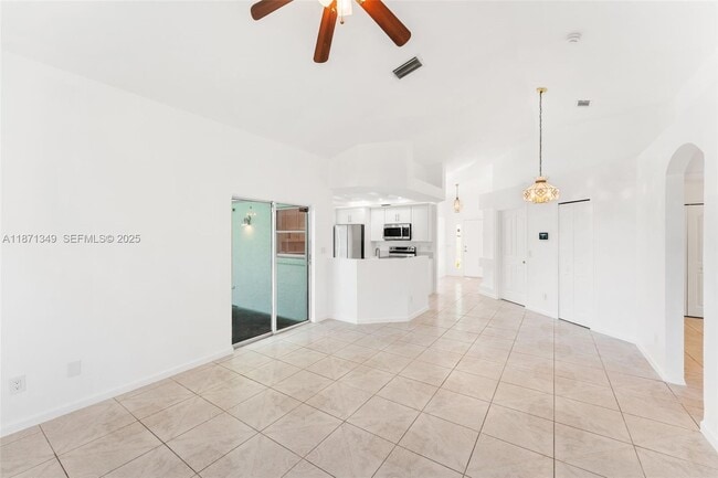 Building Photo - 4657 SW Leeward St