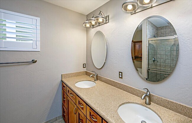 Building Photo - Beautifully Updated 3 Bed, 2 Bath Home on Nearly 1/3 Acre with Trex Deck