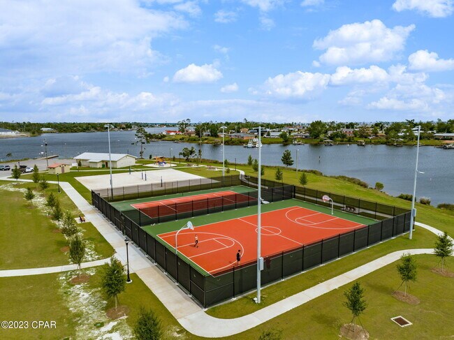 Building Photo - 526 Camellia Ave