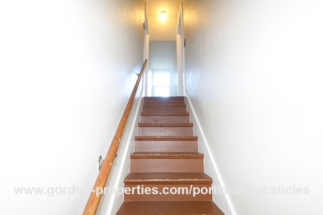 Building Photo - MOVE IN SPECIAL: SE Cesar E Chavez Blvd - ...