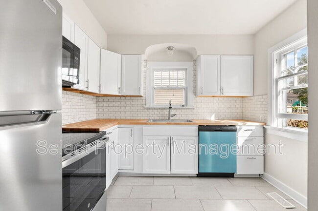 Building Photo - 1202 N Anthony Blvd