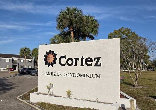 Building Photo - Furnished 2-Bedroom, 2-Bathroom Condo in Tampa