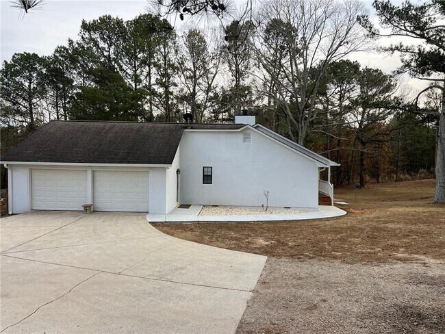 Building Photo - 1745 Mineral Springs Rd