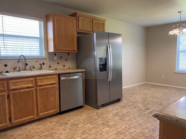 Building Photo - 309 Viola Dr