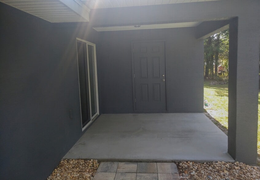 Back Coverd Porch - 9428 N Travis Dr