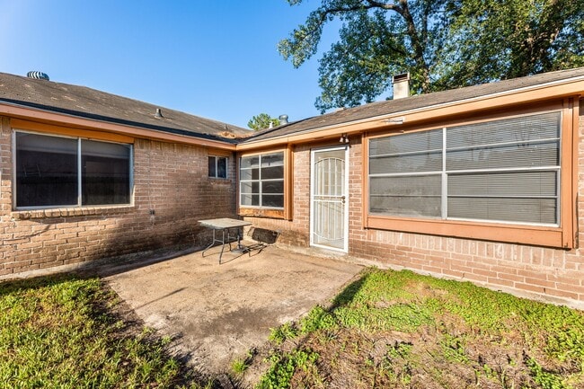 Building Photo - 15235 Heron Park Dr
