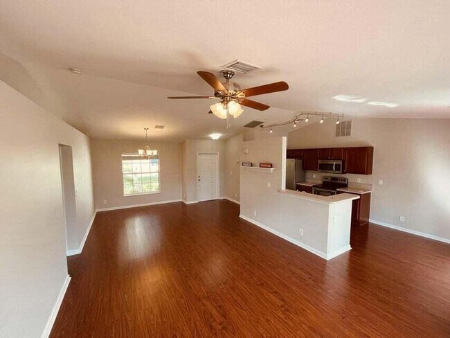 Building Photo - 3661 SW Camastro St