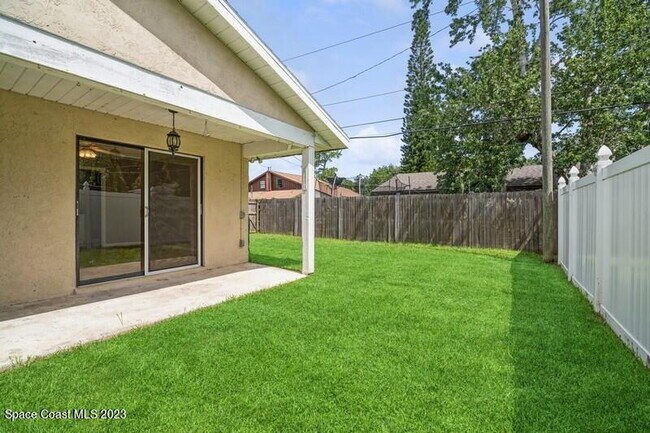 Building Photo - 2-bedroom, 2-bathroom rental