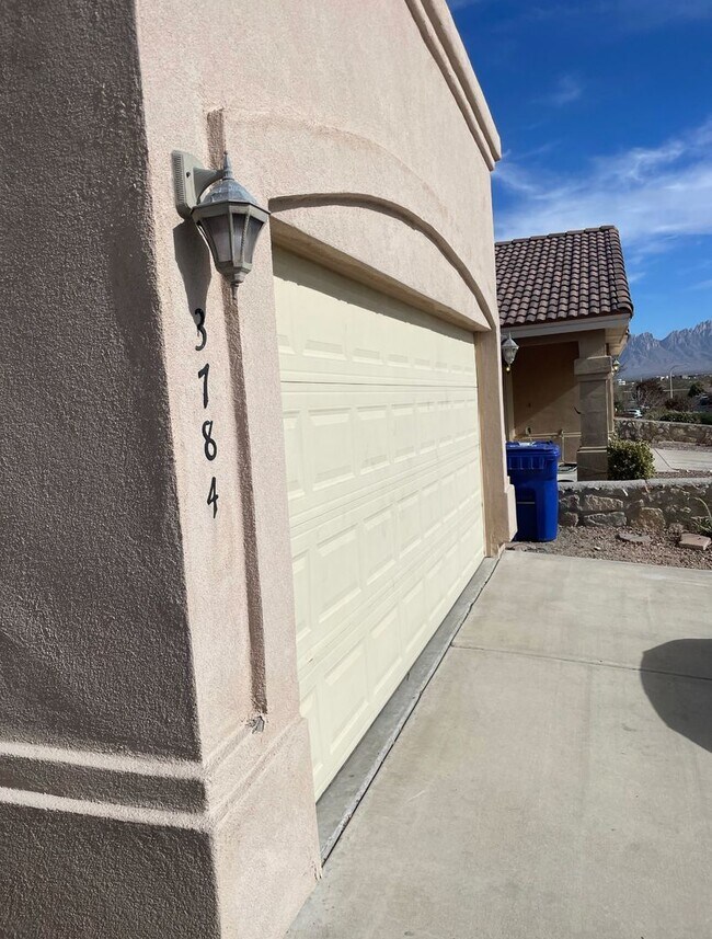 Building Photo - 3784 Ascencion Cir