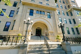 Building Photo - Heart of Dupont Move-in Ready Studio at the Historic Cairo Condominium! Utilities Included!