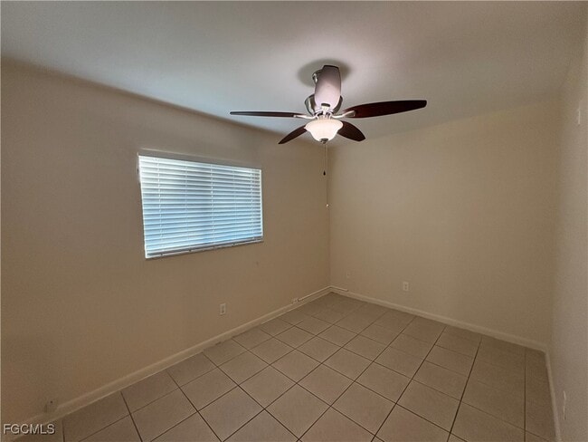 Building Photo - 727 SW 39th St