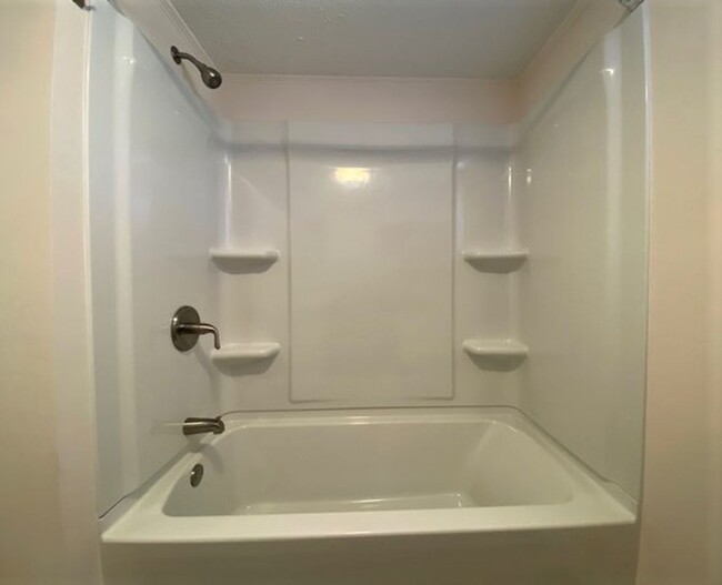 Building Photo - Updated 2 bed, 1 bath near uptown Kannapolis