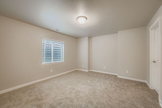 Building Photo - 791 Little Bear Grove