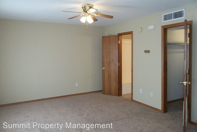 Building Photo - Studio, 1 bath Apartment - 120 S. Burdick ...