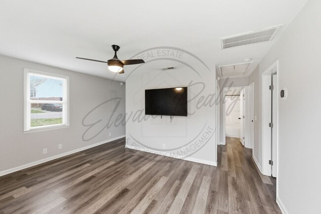 Building Photo - Two Bedroom Ranch Duplex in Hermitage with Updates and on Special!