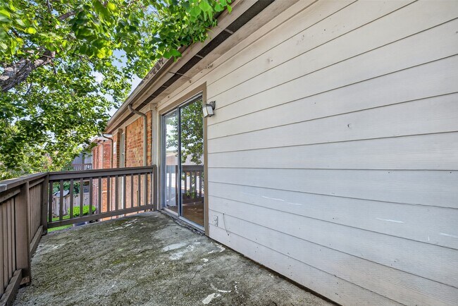 Building Photo - 6001 Reims Rd