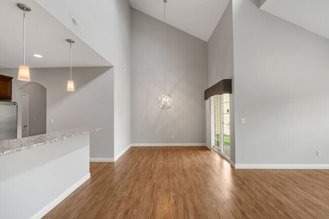 Building Photo - 2420 Boulder Springs Dr