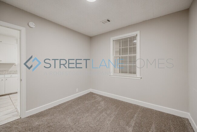 Building Photo - Charming 4 Bedroom in Columbus!