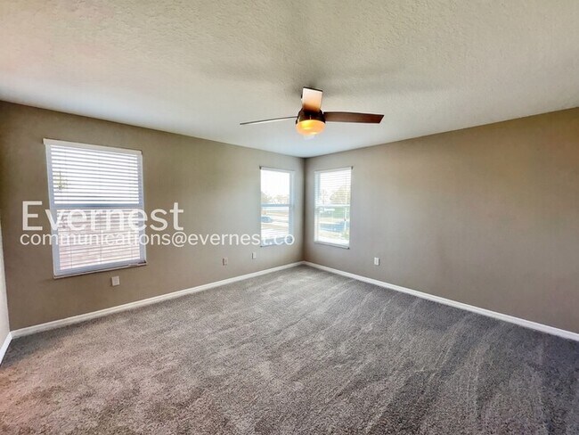 Building Photo - 11211 Flora Springs Dr