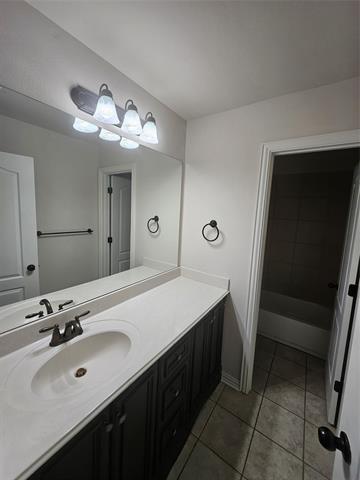 Building Photo - 727 Sendero Rd